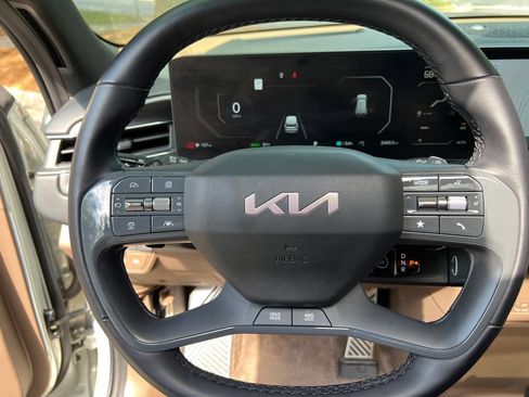Used 2024 Kia EV9 GT-Line AWD/4WD image 7