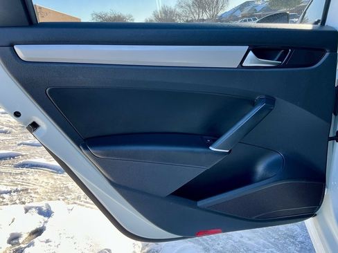 Used 2020 Volkswagen Passat 2.0T SE w/ Sunroof Package image 29