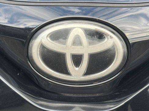 Used 2020 Toyota C-HR LE FWD image 25