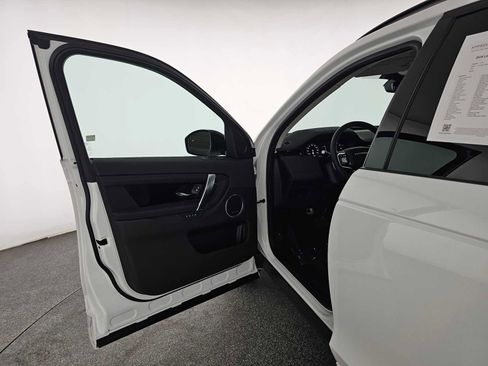 Used 2024 Land Rover Discovery Sport S image 19