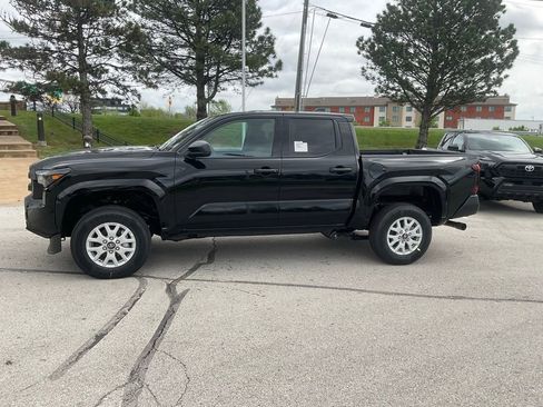 New 2026 Toyota Tacoma SR AWD/4WD image 3