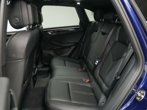 New 2026 Porsche Macan image 18
