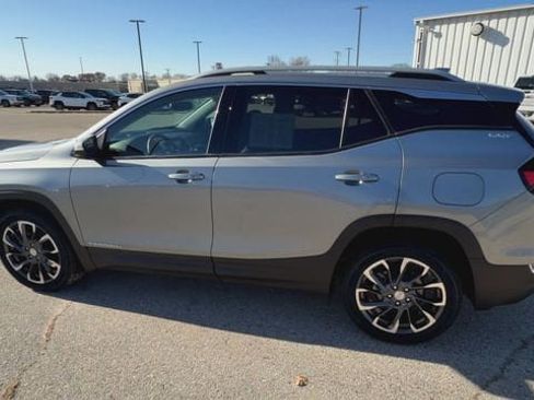 Used 2023 GMC Terrain SLT w/ Infotainment Package II image 39