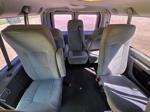 Used 2011 Ford E-150 and Econoline 150 Wagon RWD image 11