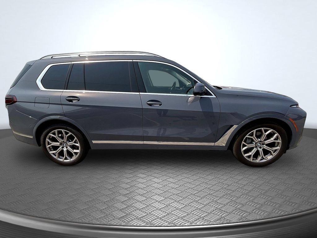 Used 2026 BMW X7 xDrive40i AWD/4WD image 4