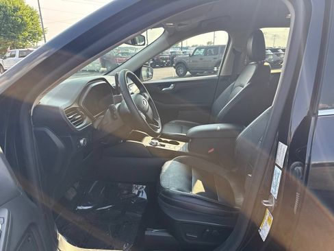 Used 2020 Ford Escape Titanium AWD/4WD image 14