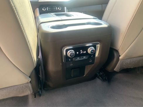 Used 2022 GMC Yukon SLT w/ SLT Premium Package AWD/4WD image 26