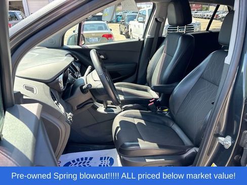 Used 2018 Chevrolet Trax LT w/ LT Convenience Package AWD/4WD image 17