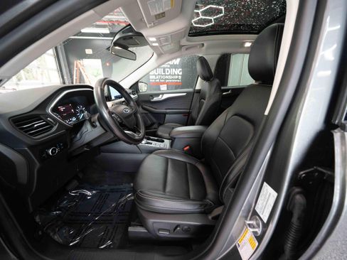 Used 2022 Ford Escape SEL AWD/4WD image 9