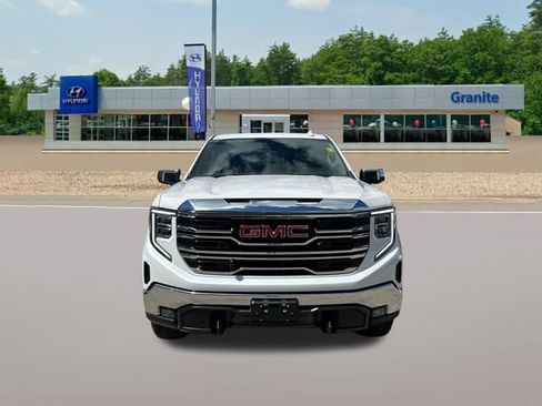 Used 2023 GMC Sierra 1500 SLT w/ SLT Premium Package AWD/4WD image 4