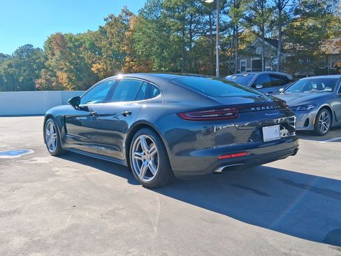 Used 2019 Porsche Panamera 4 image 3