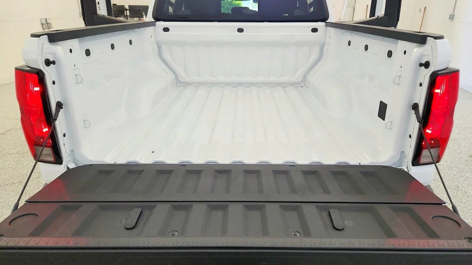 New 2026 Chevrolet Colorado LT w/ Advanced Trailering Package AWD/4WD image 37