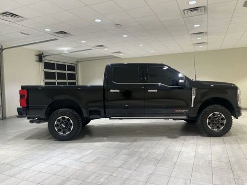 Certified 2025 Ford F250 Platinum w/ Platinum Plus Package AWD/4WD image 6
