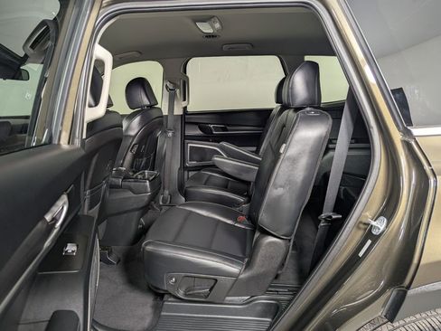 Used 2023 Kia Telluride S AWD/4WD image 23