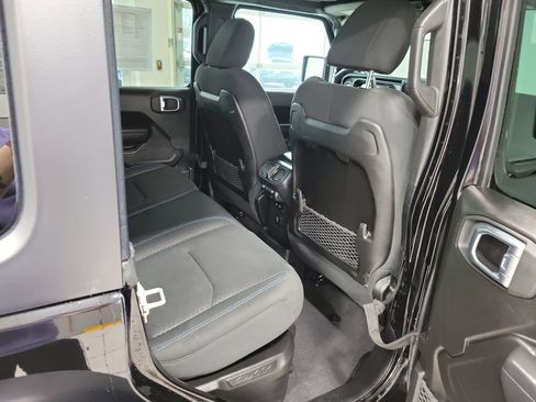 Used 2024 Jeep Wrangler Unlimited Rubicon 4xe image 26