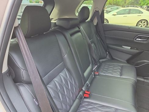 Used 2026 Nissan Rogue Platinum w/ Platinum Premium Package AWD/4WD image 33