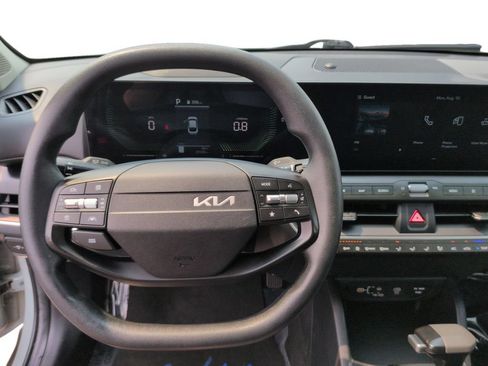 Used 2025 Kia K4 FWD image 14