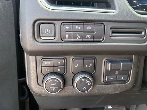 Used 2024 Chevrolet Suburban Z71 w/ Z71 Off-Road Package image 20