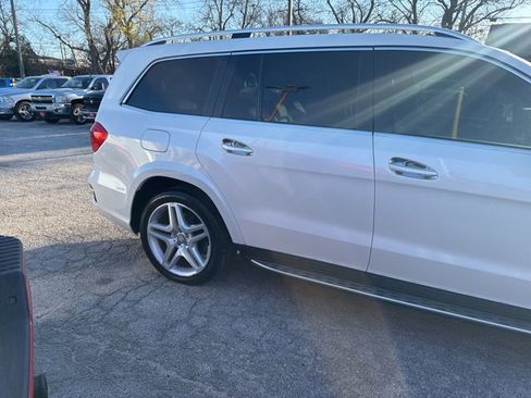Used 2015 Mercedes-Benz GL 550 4MATIC image 10