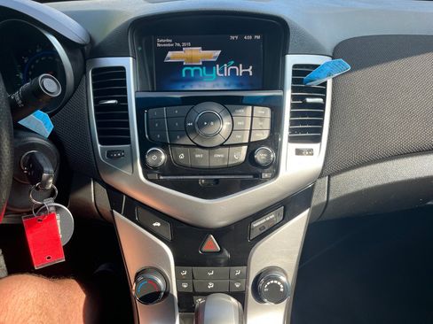 Used 2016 Chevrolet Cruze LT w/ Technology Package image 21