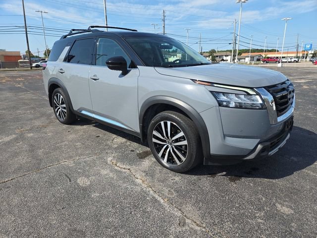 Used 2023 Nissan Pathfinder Platinum AWD/4WD image 2
