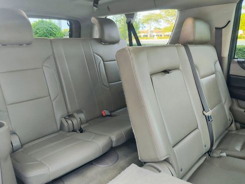 Used 2018 Chevrolet Suburban LT image 16