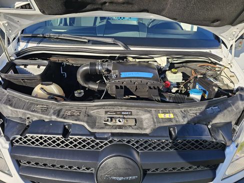 Used 2012 Mercedes-Benz Sprinter 2500 w/ Additional Battery Pkg image 30