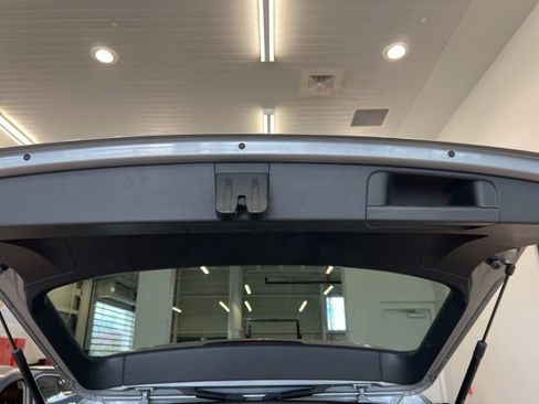 Used 2023 Volkswagen Tiguan SE w/ Panoramic Sunroof Package AWD/4WD image 19