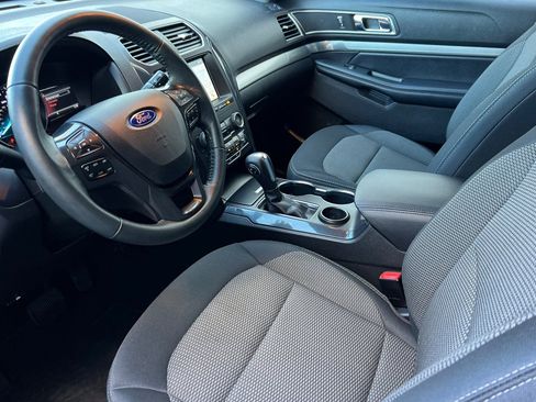 Certified 2019 Ford Explorer XLT w/ Equipment Group 201A FWD image 11