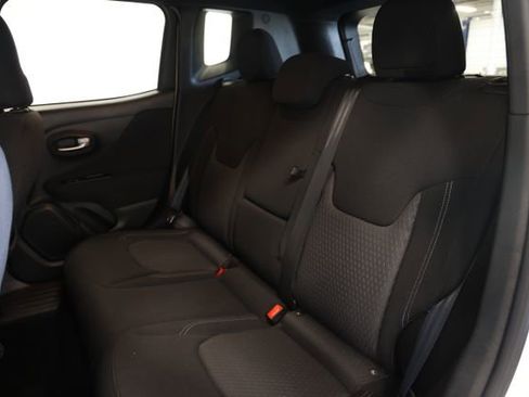 Used 2021 Jeep Renegade Latitude AWD/4WD image 34