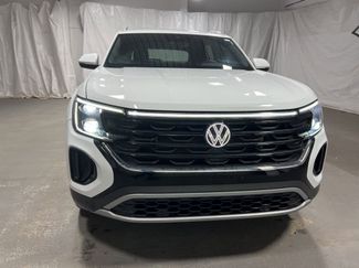 Used 2025 Volkswagen Atlas Cross Sport SE video 2