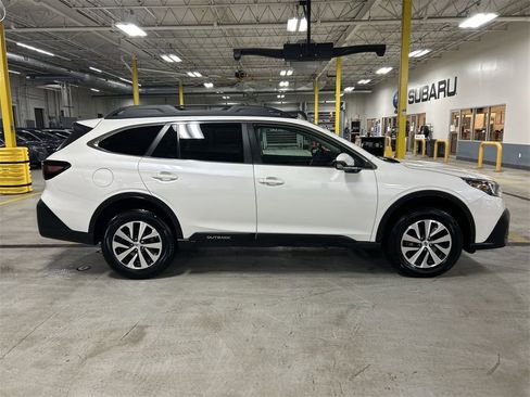 Certified 2022 Subaru Outback Premium w/ Popular Package #1 image 9