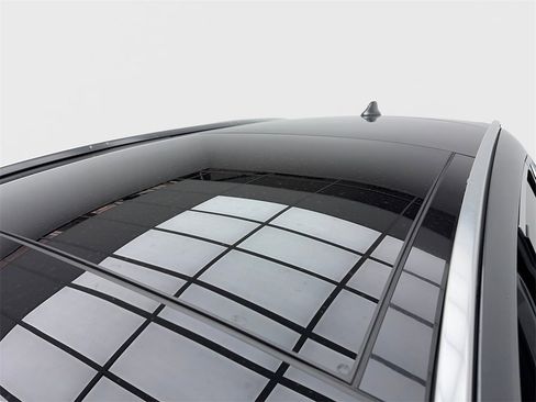 Used 2022 INFINITI QX50 Luxe w/ Appearance Package image 13