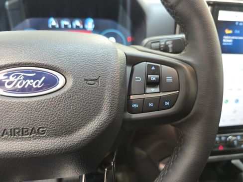 Used 2025 Ford Ranger Lariat w/ Trailer Tow Package image 20