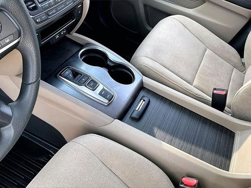 Used 2021 Honda Pilot EX image 18