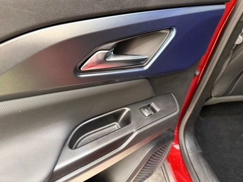 New 2026 Chevrolet Equinox EV LT image 18