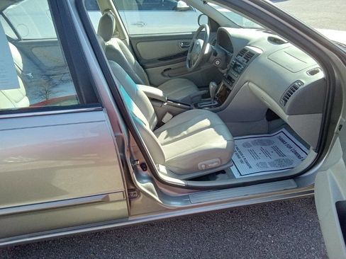 Used 2001 Nissan Maxima GLE w/ (W08) Meridian Edition Pkg image 3