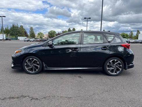 Used 2017 Toyota Corolla iM w/ Carpet Mat Package FWD image 4