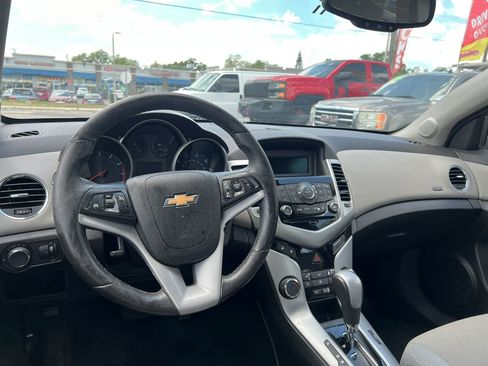 Used 2014 Chevrolet Cruze LT FWD image 14