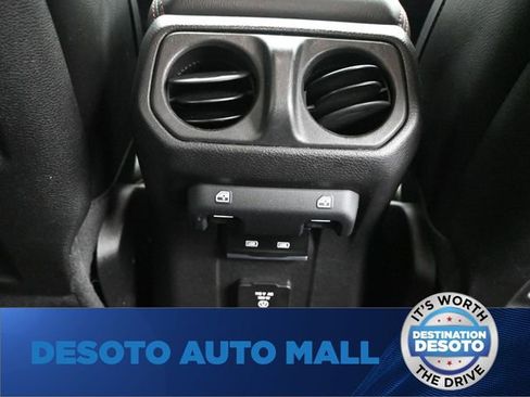 Used 2021 Jeep Wrangler Unlimited Rubicon AWD/4WD image 15