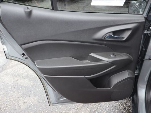 Used 2024 Chevrolet Trax RS FWD image 23