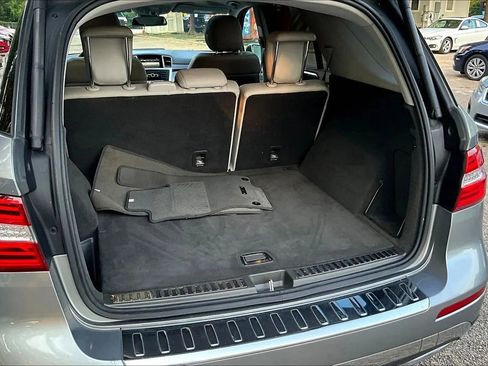 Used 2014 Mercedes-Benz ML 350 ML 350 4MATIC Sport Utility 4D w/ Premium 1 Package image 11