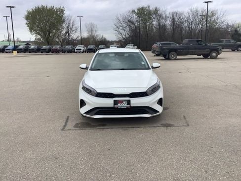 Used 2024 Kia Forte LXS image 2