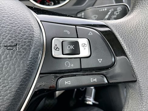 Used 2018 Volkswagen Tiguan S FWD image 23