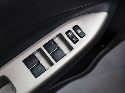 Used 2009 Toyota Yaris Sedan image 11