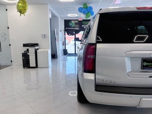 Used 2019 Chevrolet Tahoe LT w/ LT Signature Package AWD/4WD image 13