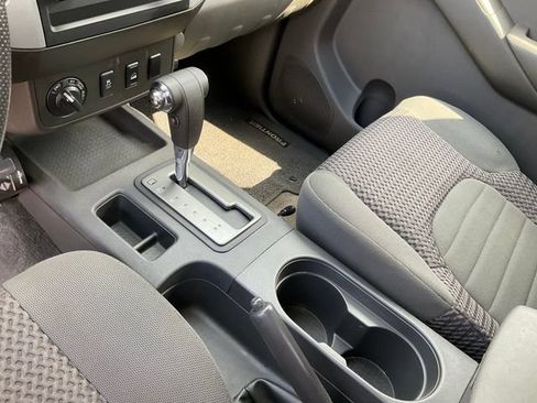 Used 2012 Nissan Frontier SV AWD/4WD image 12