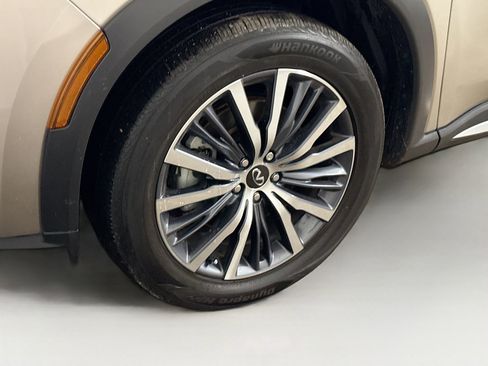 Used 2025 INFINITI QX60 Sensory w/ Vision Package AWD/4WD image 16