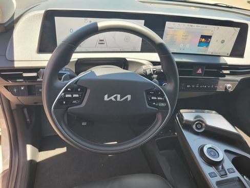 Used 2024 Kia EV6 Light RWD image 30