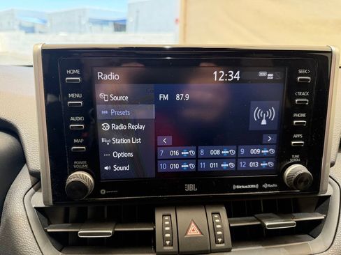 Used 2019 Toyota RAV4 XSE AWD/4WD image 27